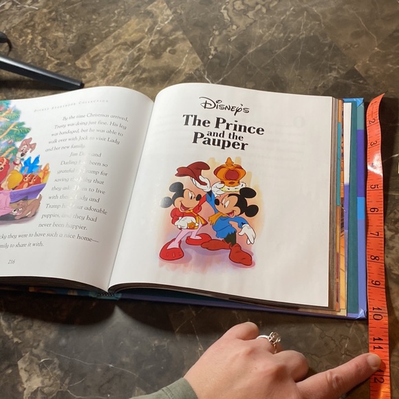 New Disney Storybook Collection:A treasury of Tales. 10 fully animated stories. - Picture 1 of 16